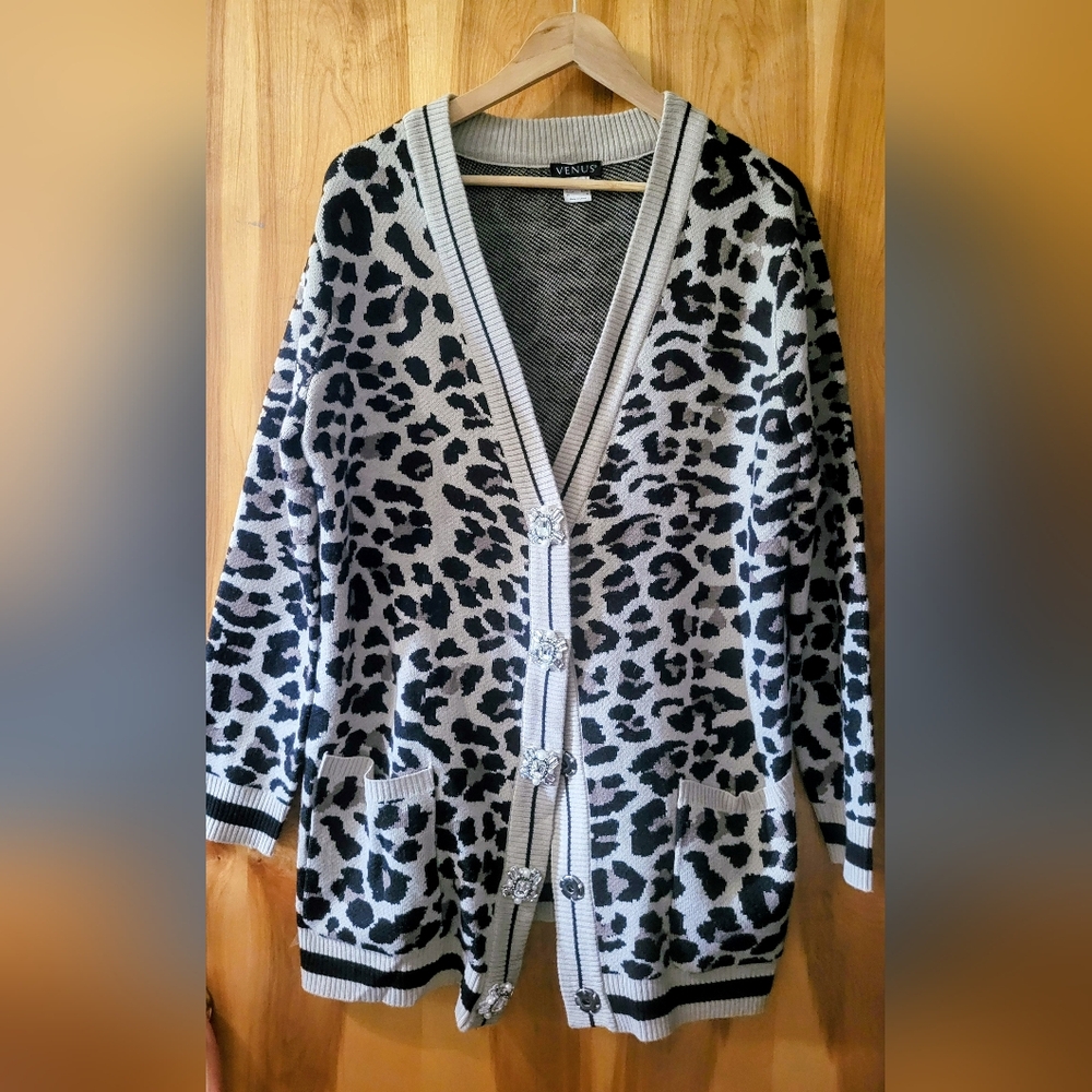 VENUS Black and Gray Leopard Cardigan
